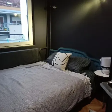 Apartment Black